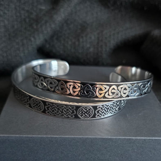 Vowryn Infinity Knot Titanium Cuff