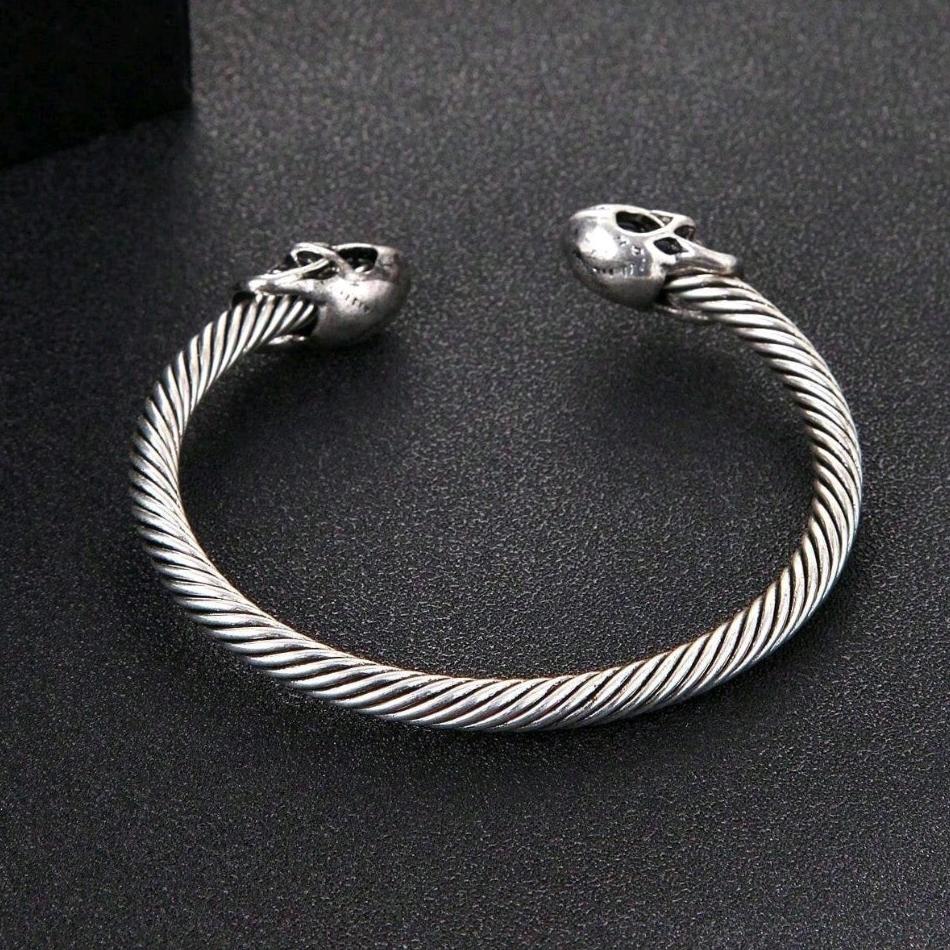 Vowryn Mortalis Skull Cuff