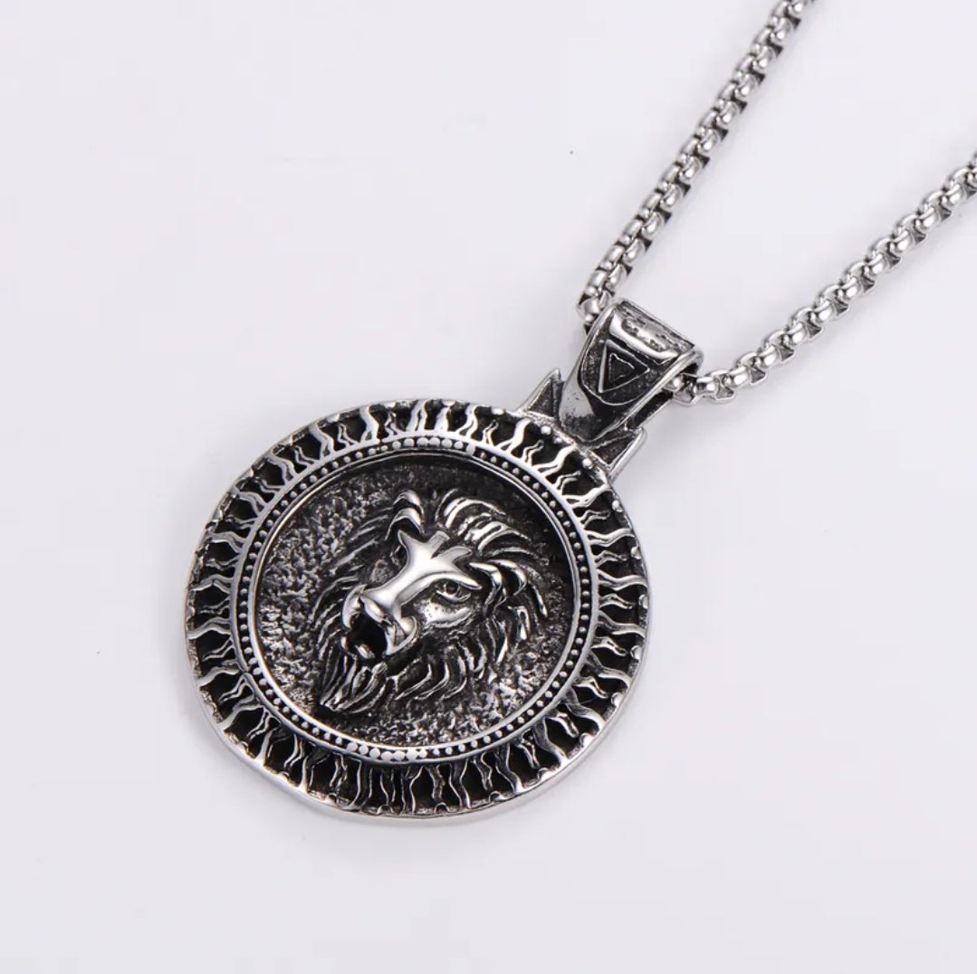 Vowryn Solmane Lion Medallion