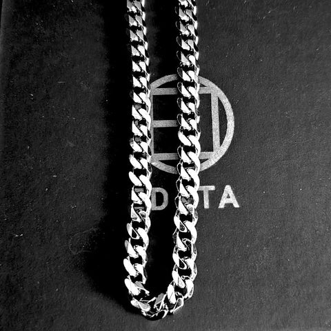 Vowryn Titan Cuban Chain Necklace