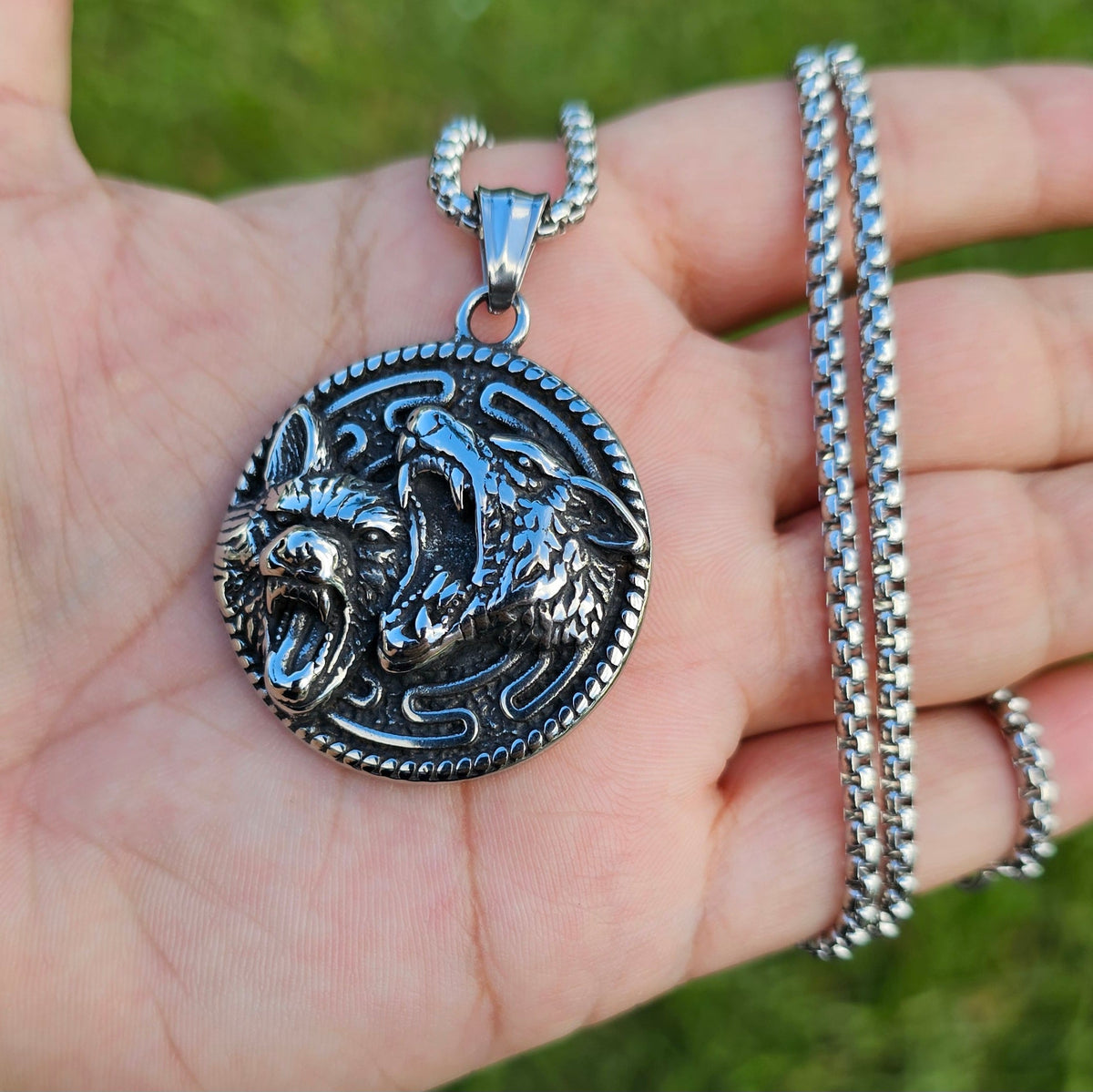 Vowryn Packbound Twin Wolves Necklace