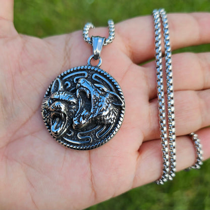 Vowryn Packbound Twin Wolves Necklace