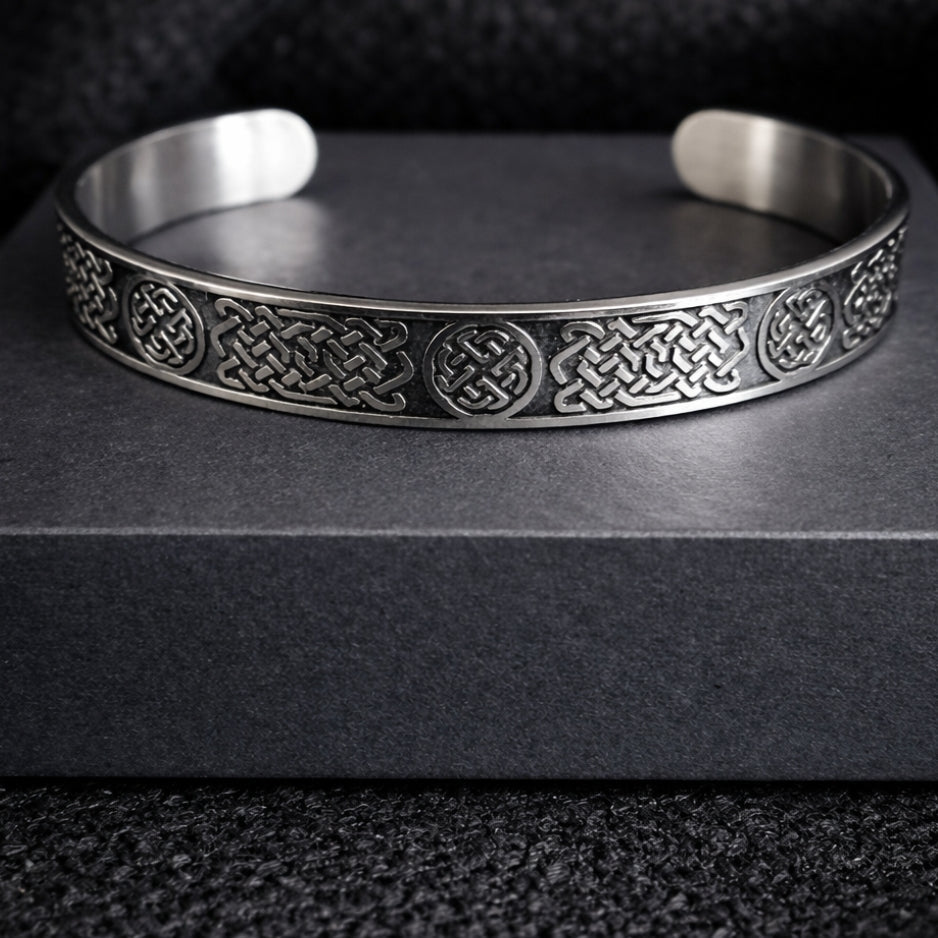 Vowryn Infinity Knot Titanium Cuff