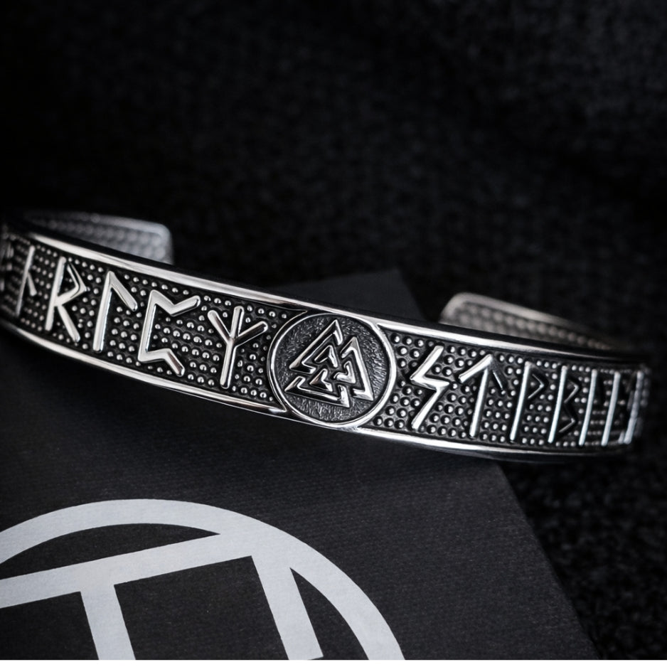 Vowryn Runebound Valknut Bracelet