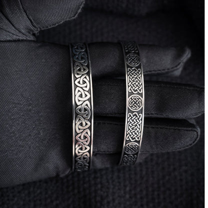 Vowryn Infinity Knot Titanium Cuff
