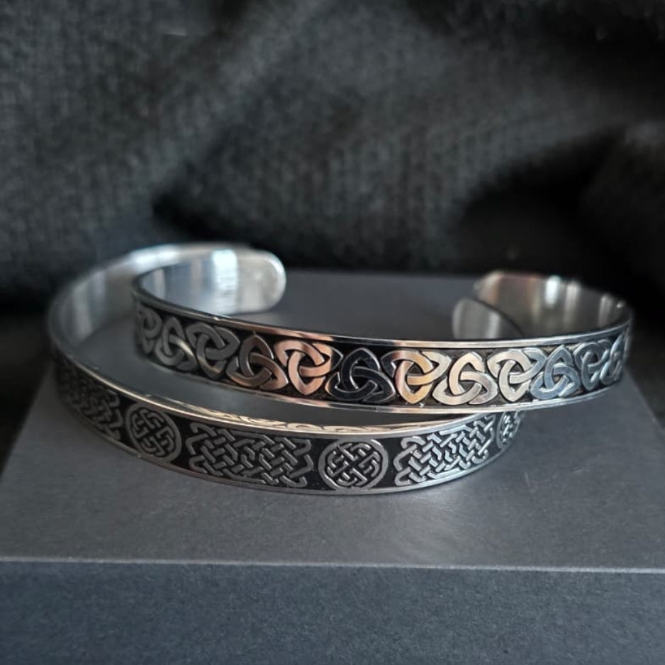 Vowryn Infinity Knot Titanium Cuff