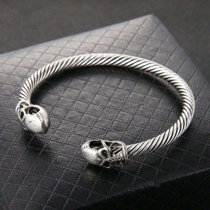 Vowryn Mortalis Skull Cuff
