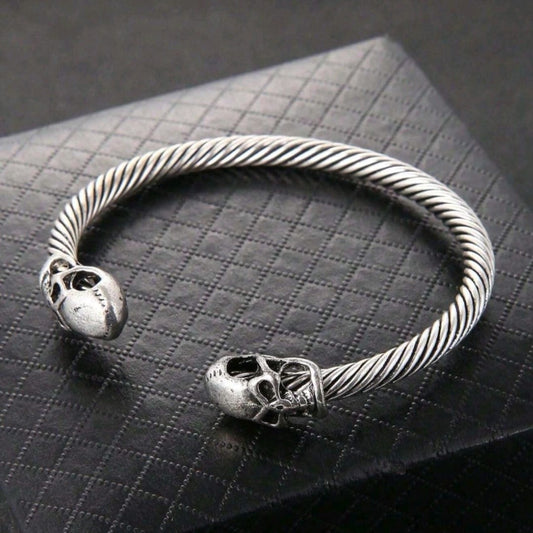 Vowryn Mortalis Skull Cuff