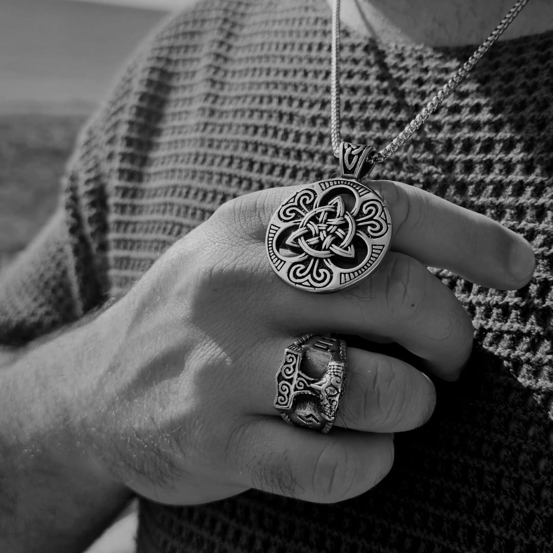 Vowryn Everknot Trinity Necklace