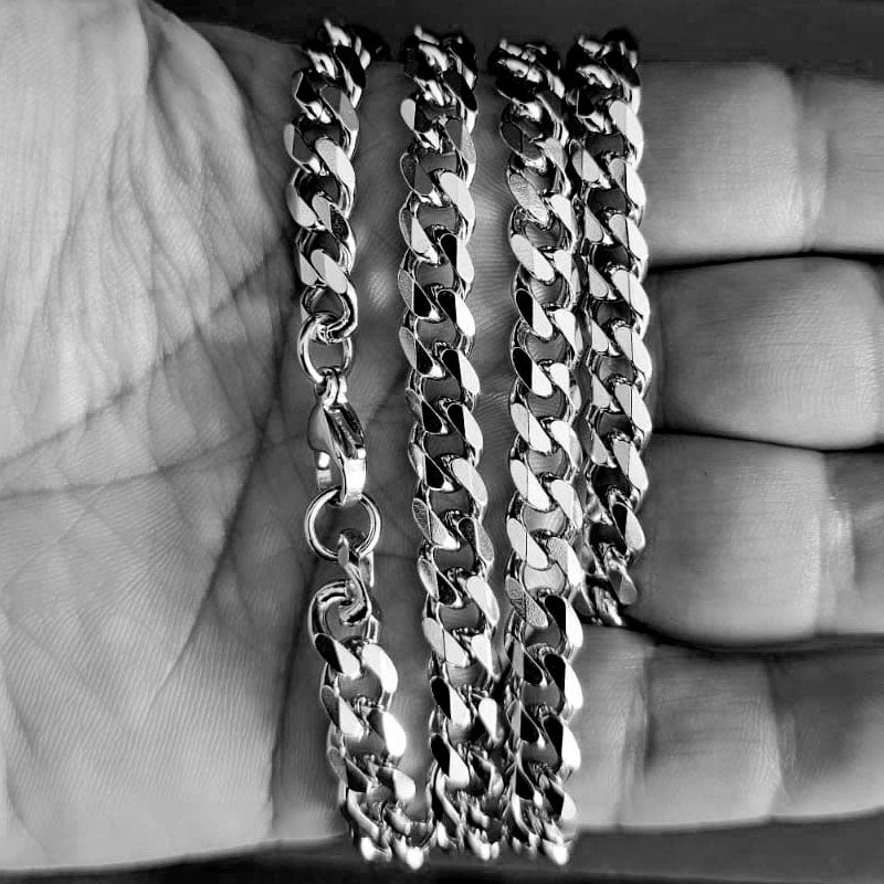 Vowryn Titan Cuban Chain Necklace