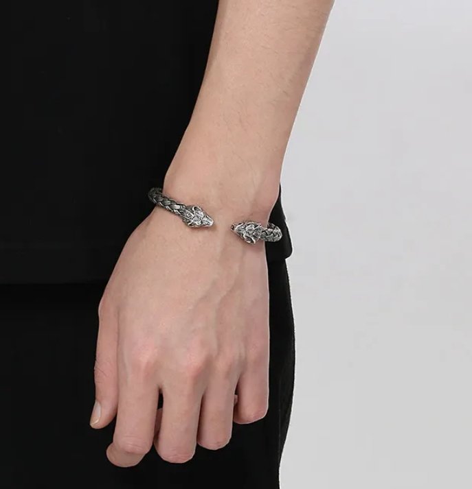 Vowryn Wolfcrest Steel Bracelet