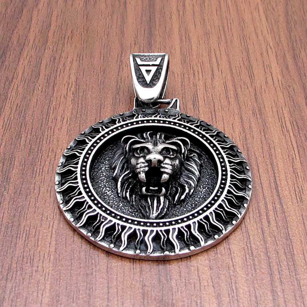 Vowryn Solmane Lion Medallion
