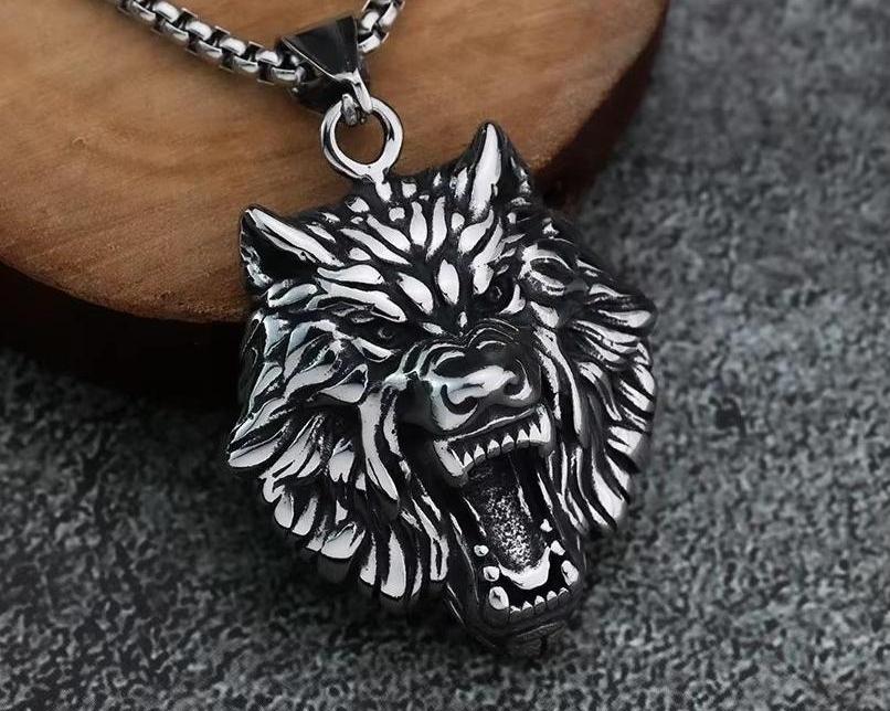 Vowryn Untamed Fenrir Necklace