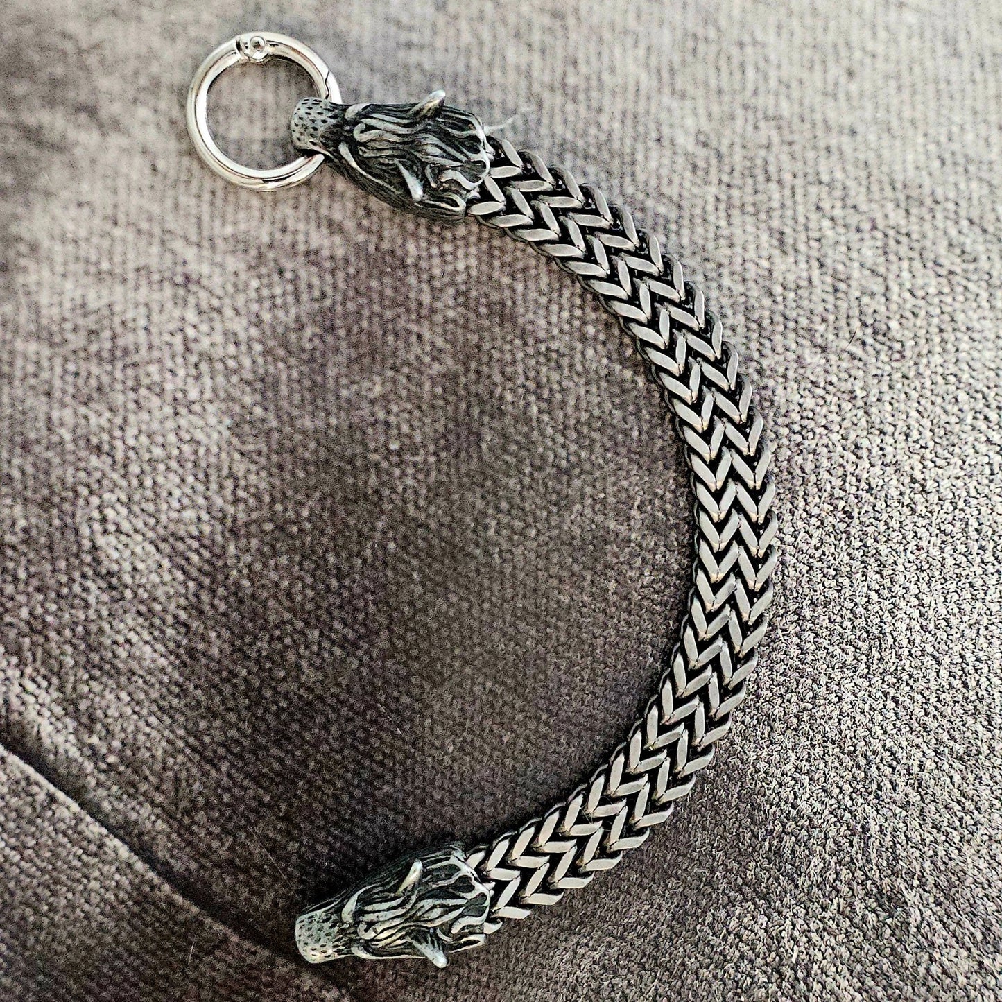 Vowryn Fenrir Twin-Head Bracelet