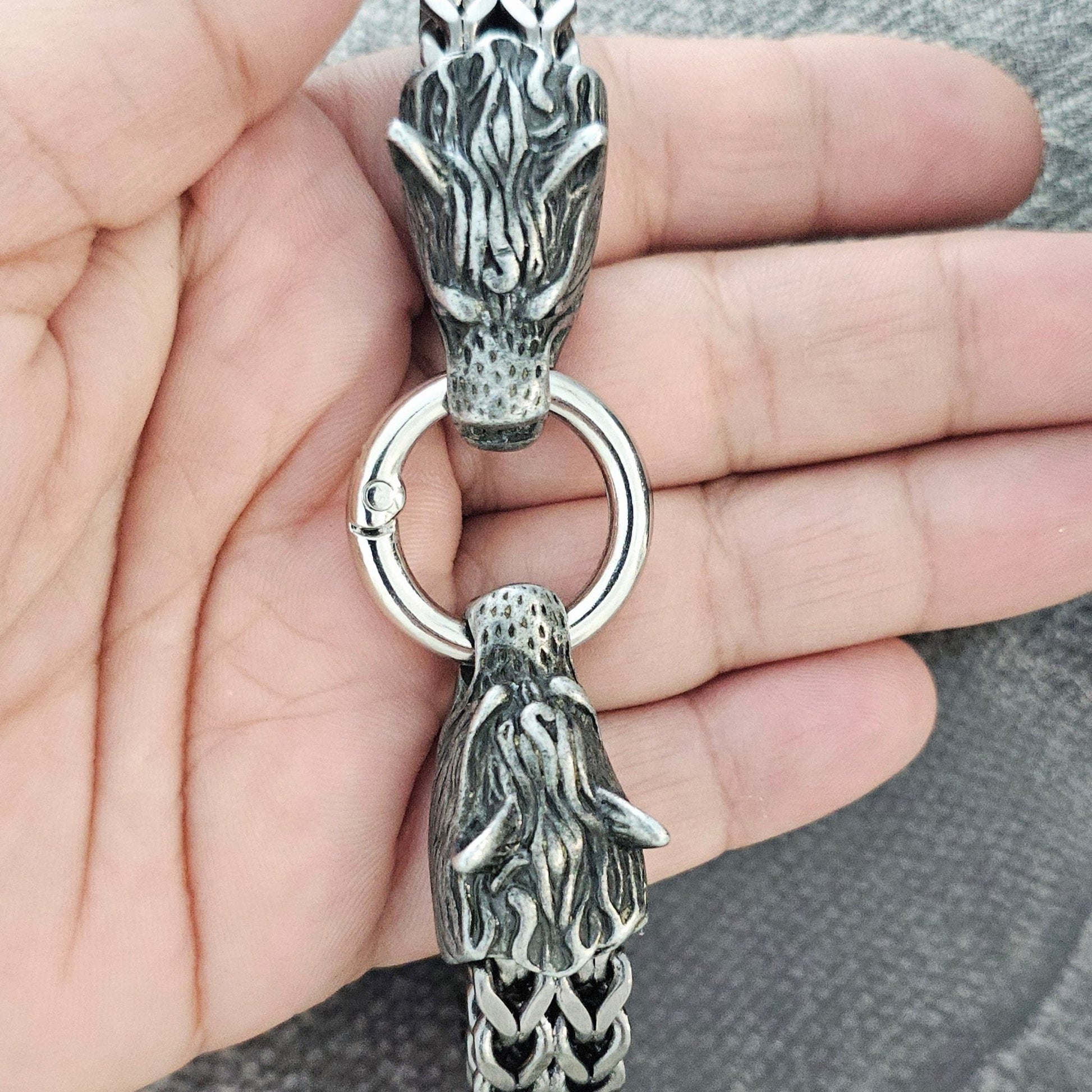 Vowryn Fenrir Twin-Head Bracelet